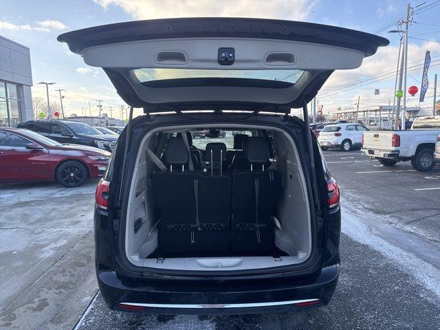 used 2024 Chrysler Pacifica car, priced at $27,500