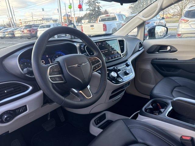 used 2024 Chrysler Pacifica car, priced at $27,500