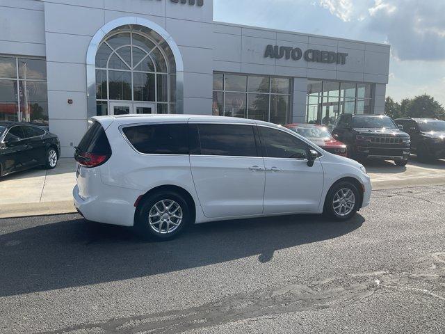 used 2025 Chrysler Pacifica car, priced at $25,794