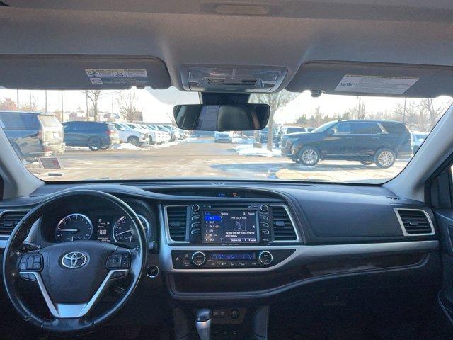 used 2018 Toyota Highlander car, priced at $19,644