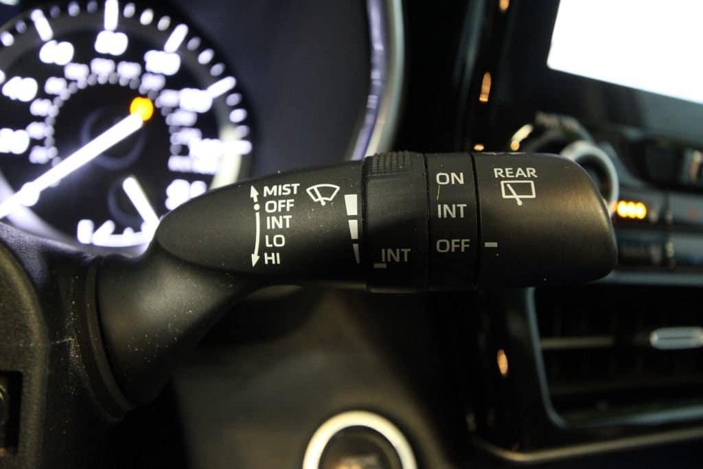 used 2021 Toyota Highlander car, priced at $29,004