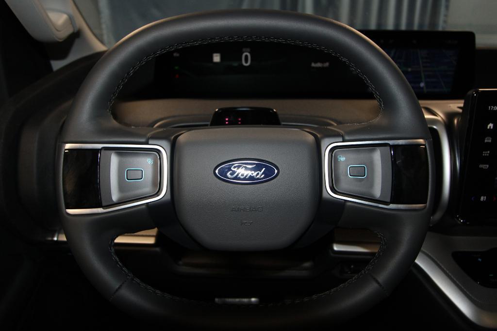 new 2025 Ford Expedition car, priced at $68,434