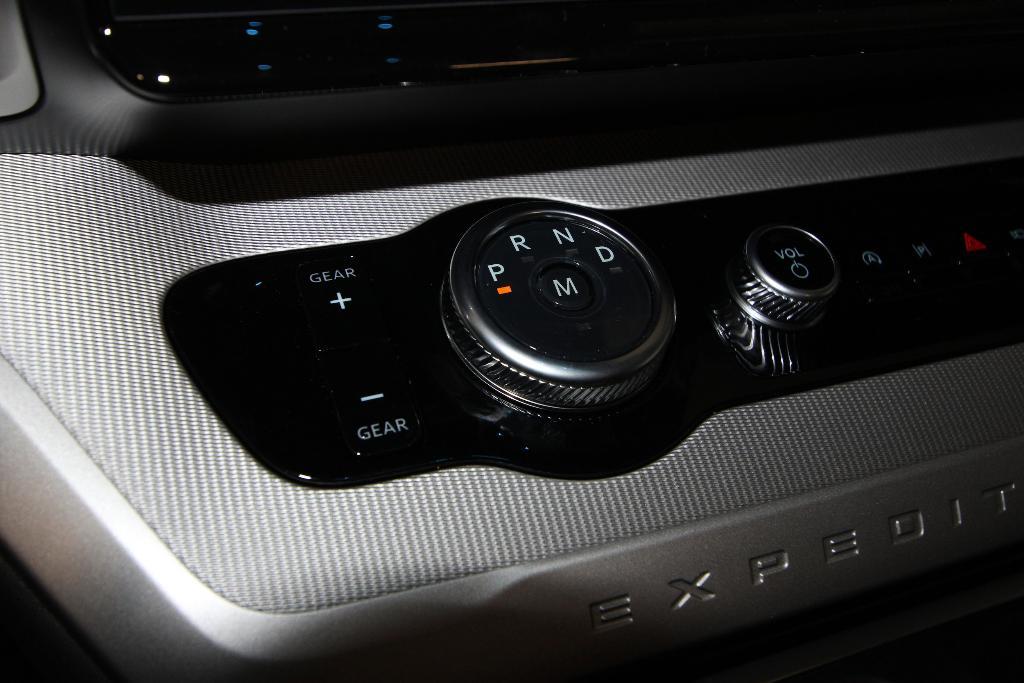 new 2025 Ford Expedition car, priced at $68,434