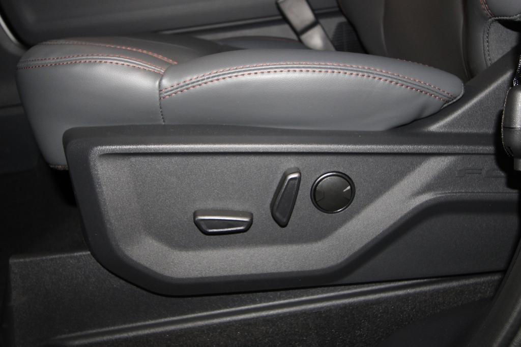 new 2025 Ford Expedition car, priced at $68,434