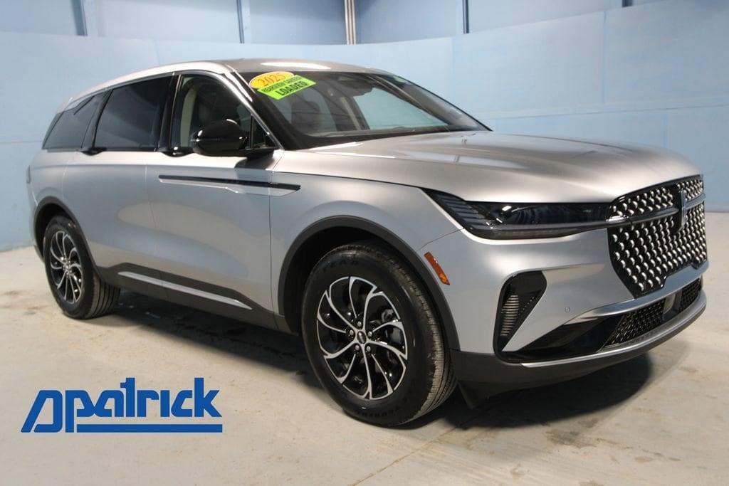 used 2025 Lincoln Nautilus car, priced at $47,946