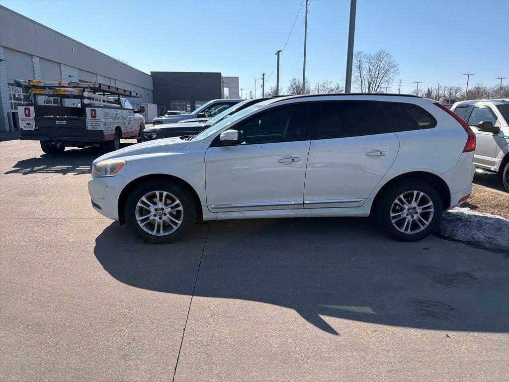 used 2016 Volvo XC60 car, priced at $5,991