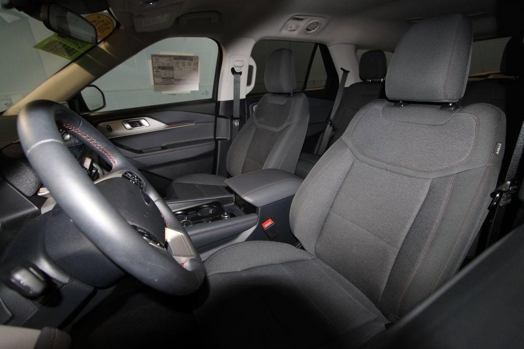 used 2025 Ford Explorer car, priced at $39,134