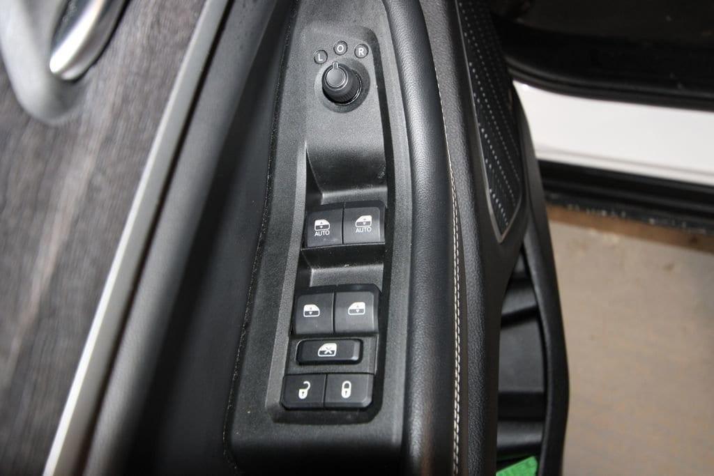 used 2021 Jeep Grand Cherokee L car, priced at $29,991