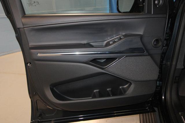 new 2025 Lincoln Navigator car, priced at $104,435