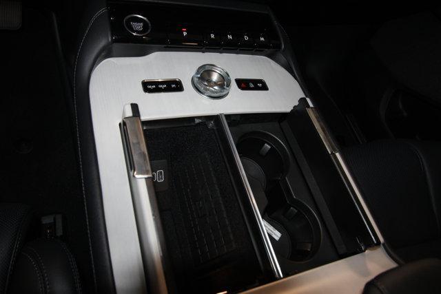 new 2025 Lincoln Navigator car, priced at $104,435