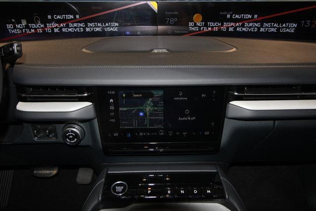 new 2025 Lincoln Navigator car, priced at $104,435