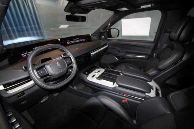 new 2025 Lincoln Navigator car, priced at $104,435