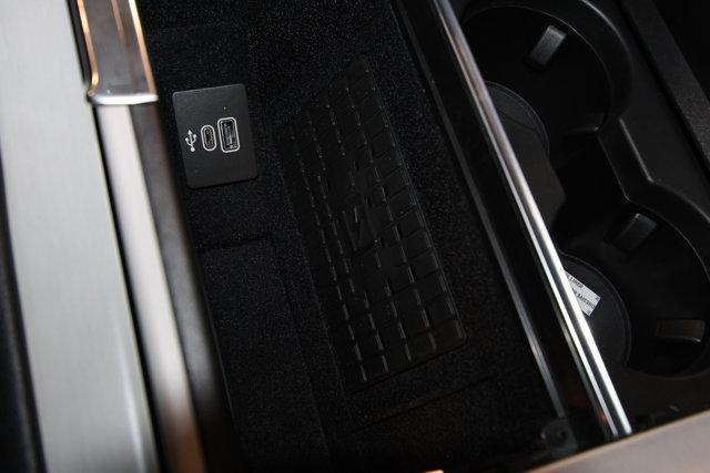 new 2025 Lincoln Navigator car, priced at $104,435