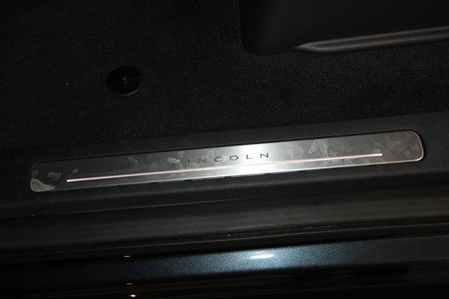 new 2025 Lincoln Navigator car, priced at $104,435