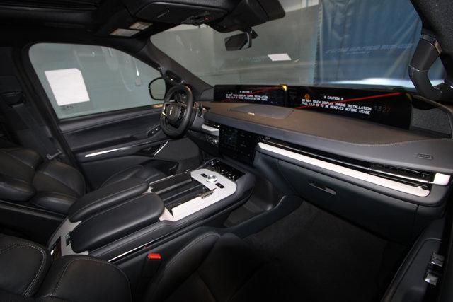 new 2025 Lincoln Navigator car, priced at $104,435