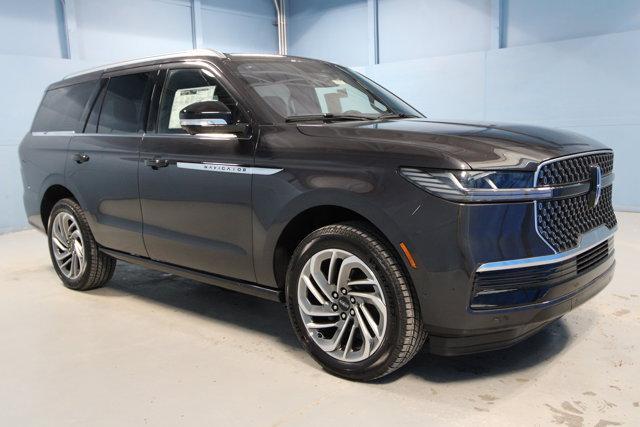new 2025 Lincoln Navigator car, priced at $100,265