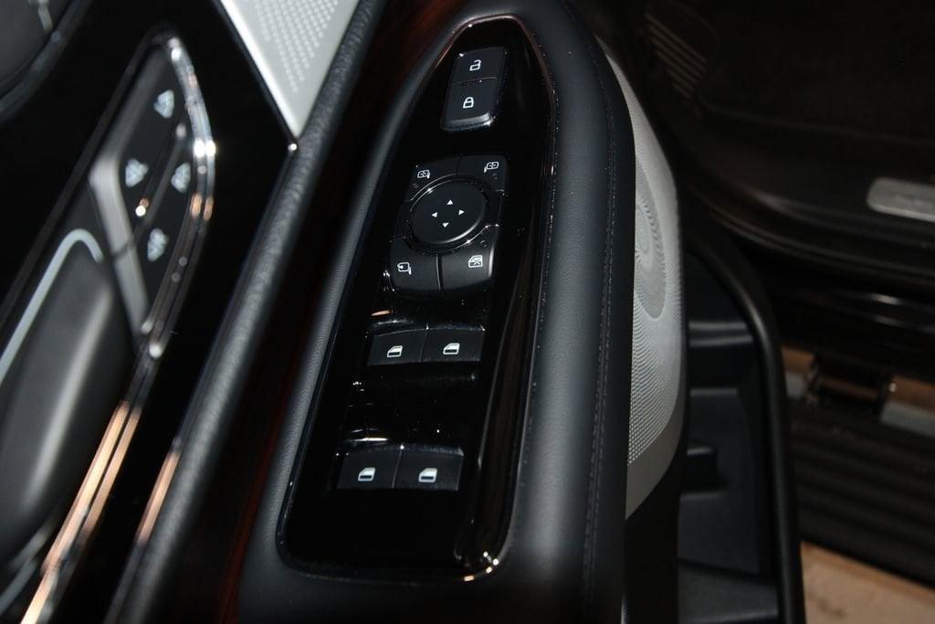 used 2024 Lincoln Navigator L car, priced at $83,146