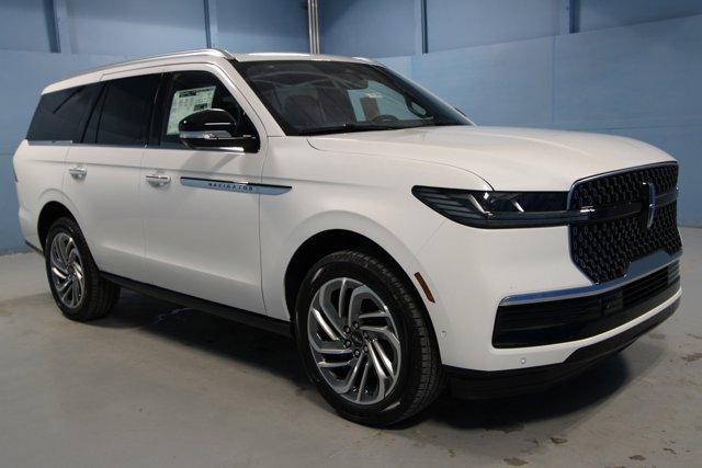 new 2025 Lincoln Navigator car, priced at $100,125