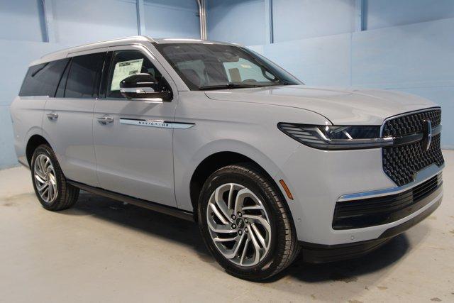 new 2025 Lincoln Navigator car, priced at $100,185