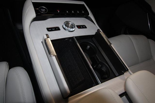 new 2025 Lincoln Navigator car, priced at $103,899