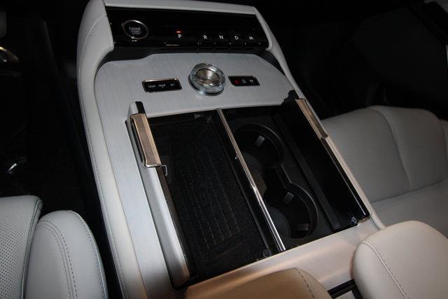 new 2025 Lincoln Navigator L car, priced at $106,675