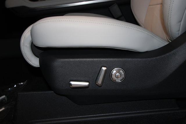 new 2025 Lincoln Navigator L car, priced at $106,675