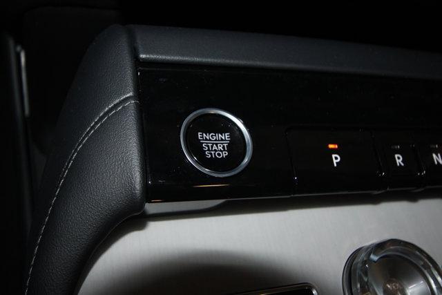 new 2025 Lincoln Navigator car, priced at $100,935