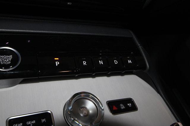 new 2025 Lincoln Navigator car, priced at $100,935