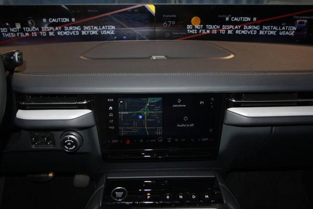 new 2025 Lincoln Navigator car, priced at $100,935