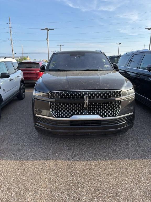 used 2025 Lincoln Navigator L car, priced at $87,061