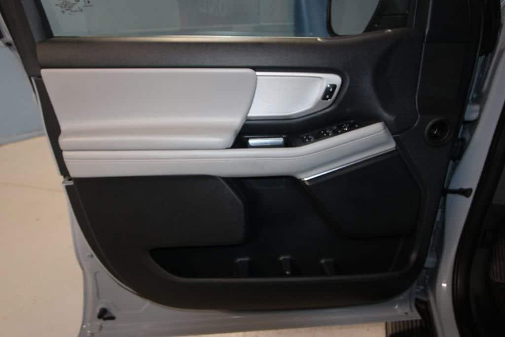 used 2025 Ford Expedition car, priced at $58,367