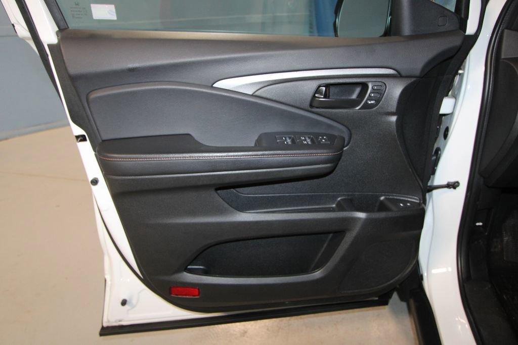 used 2022 Honda Pilot car, priced at $35,626