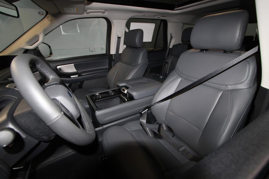 new 2026 Ford Expedition car, priced at $70,129