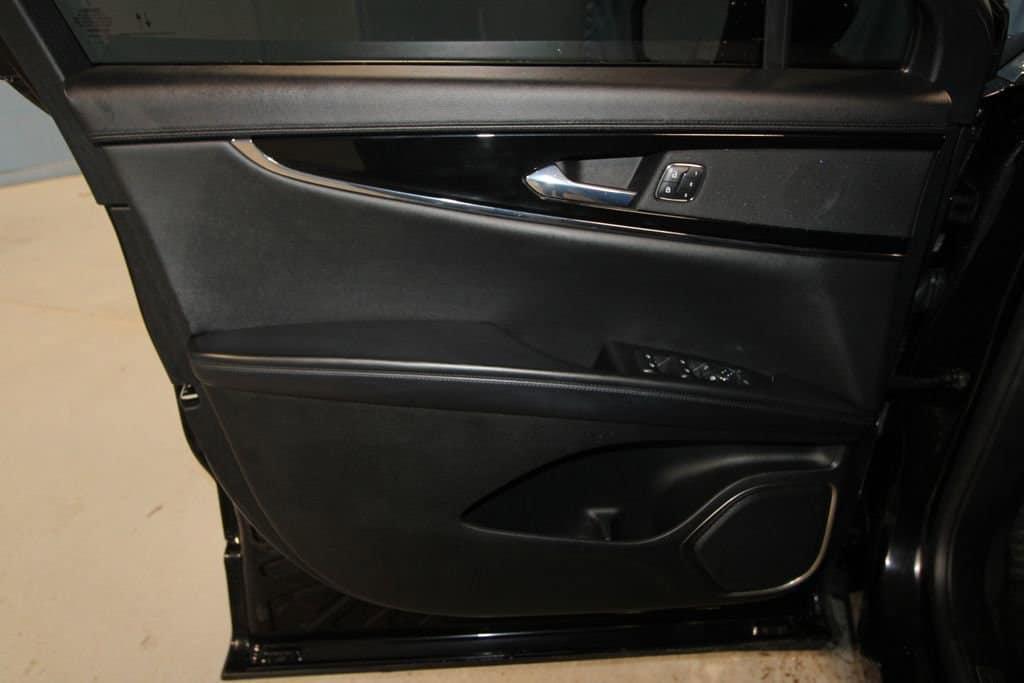 used 2023 Lincoln Nautilus car, priced at $36,008