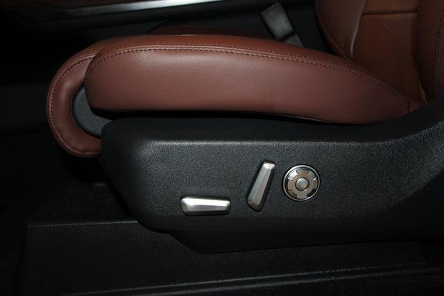 new 2025 Lincoln Navigator car, priced at $99,940