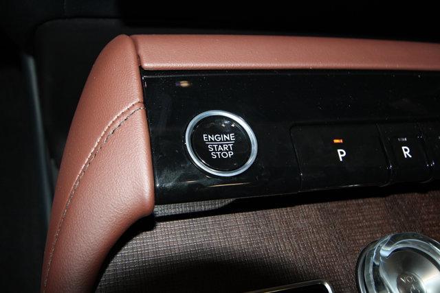 new 2025 Lincoln Navigator car, priced at $99,940