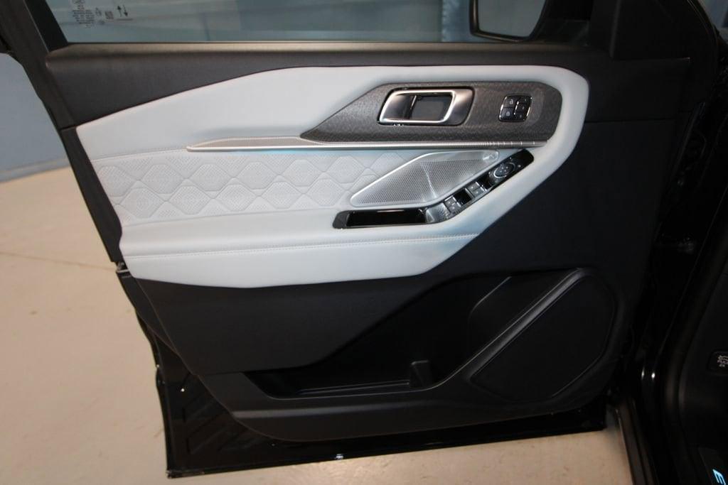 used 2025 Ford Explorer car, priced at $50,985