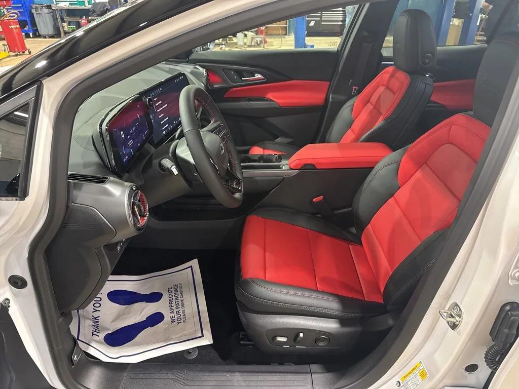 new 2025 Chevrolet Equinox EV car, priced at $39,925