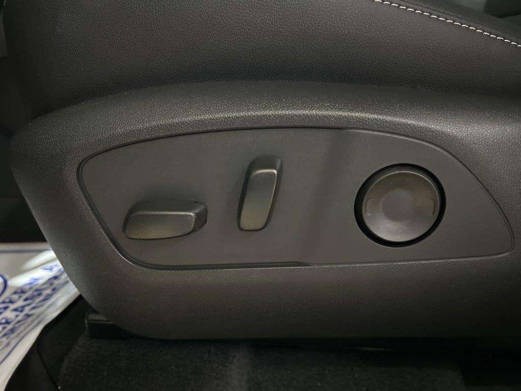 new 2026 Chevrolet Traverse car, priced at $46,945