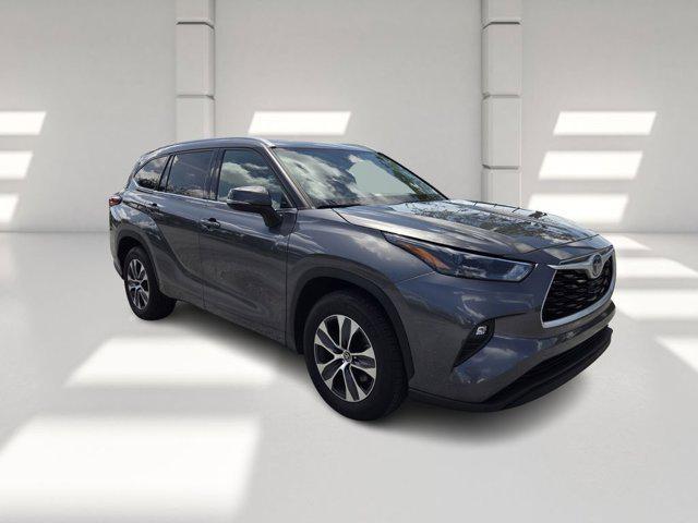 used 2022 Toyota Highlander Hybrid car, priced at $34,750