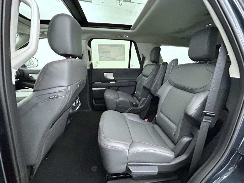 new 2025 Ford Expedition car, priced at $69,315