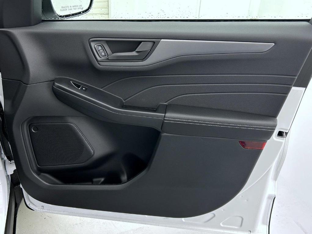 new 2026 Ford Escape car, priced at $29,998