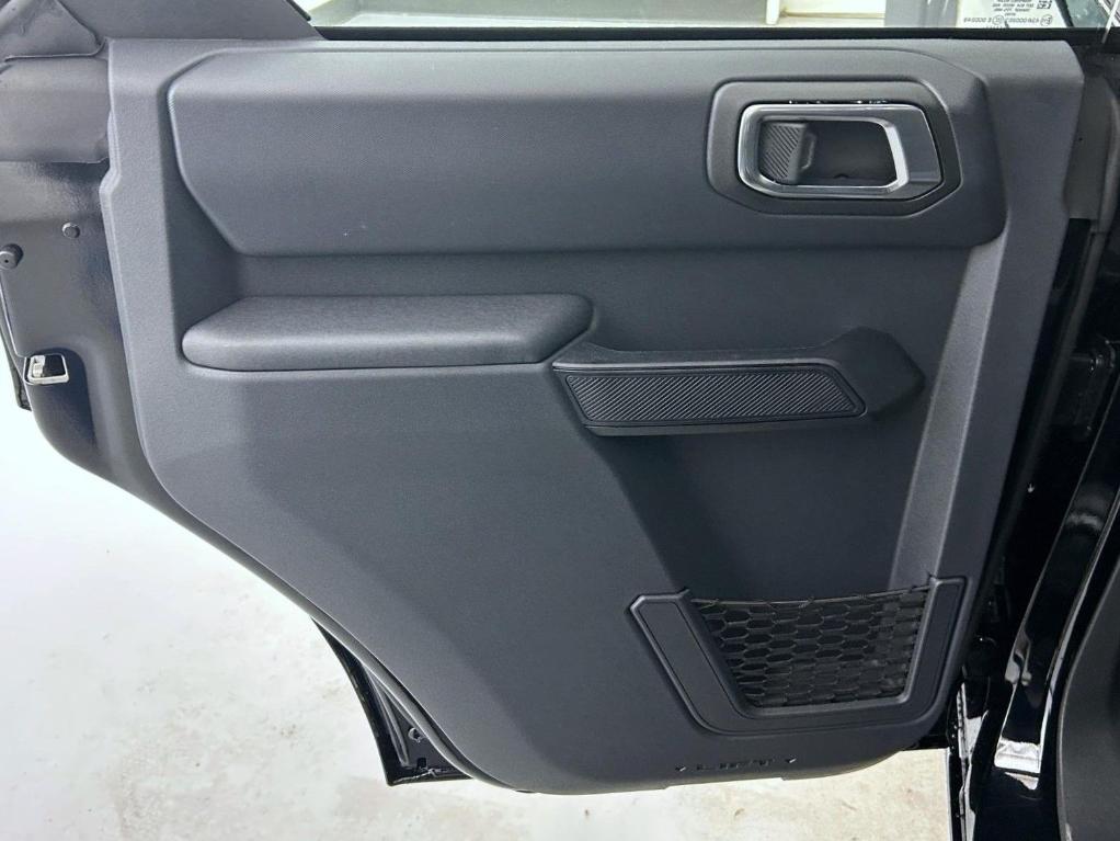 new 2025 Ford Bronco car, priced at $40,952