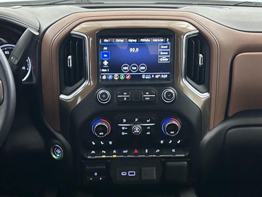 used 2021 Chevrolet Silverado 1500 car, priced at $43,689