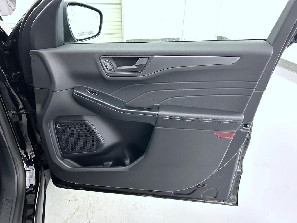 new 2026 Ford Escape car, priced at $32,084