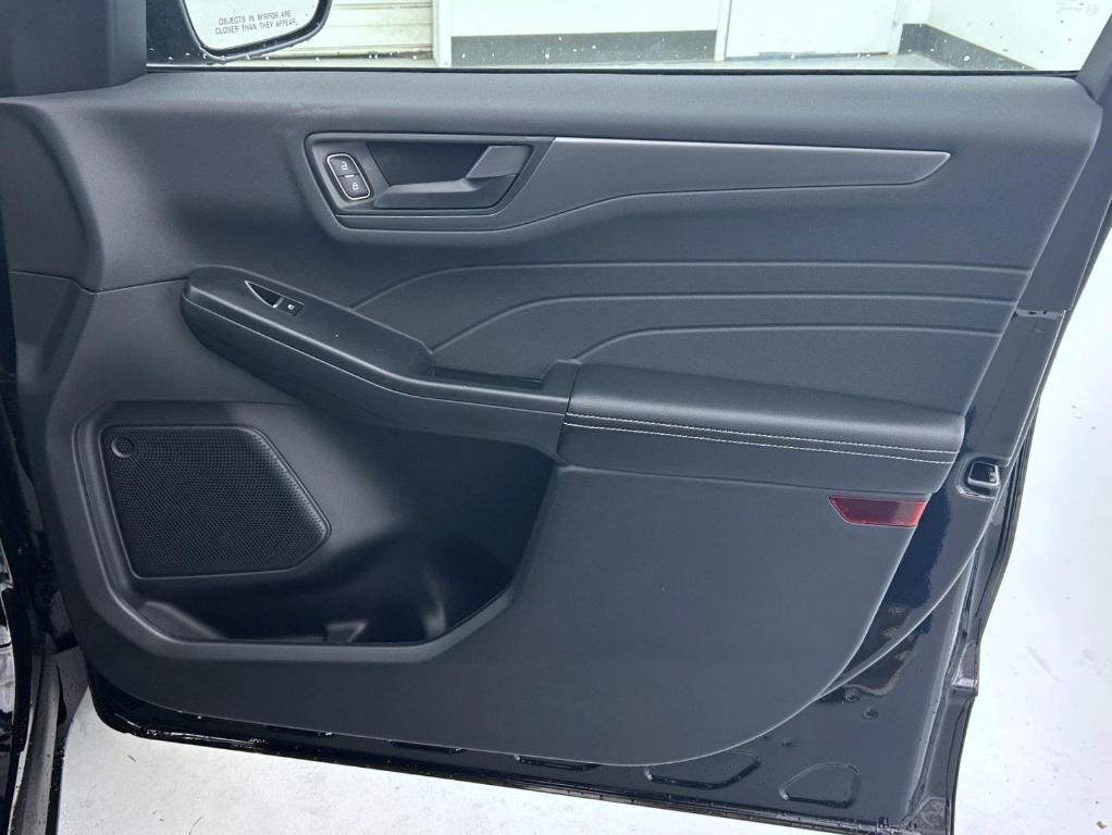 new 2026 Ford Escape car, priced at $29,998