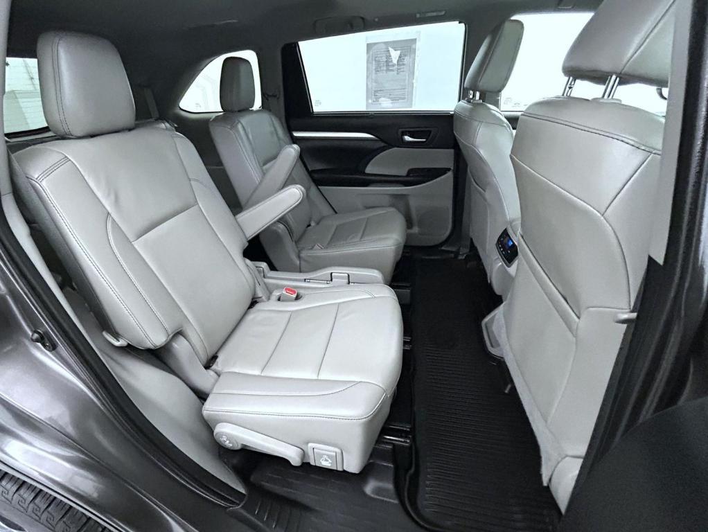 used 2019 Toyota Highlander car, priced at $24,636
