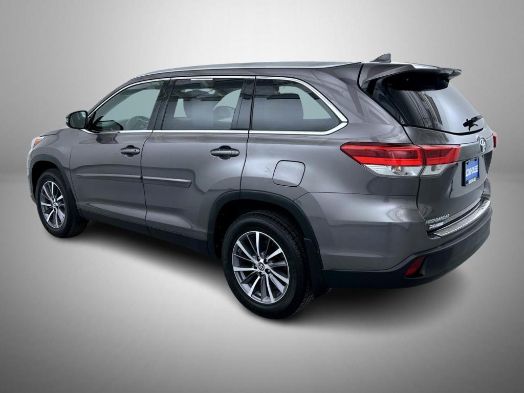 used 2019 Toyota Highlander car, priced at $24,636
