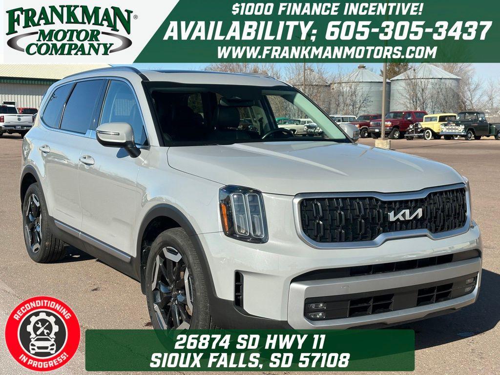 used 2023 Kia Telluride car, priced at $35,978