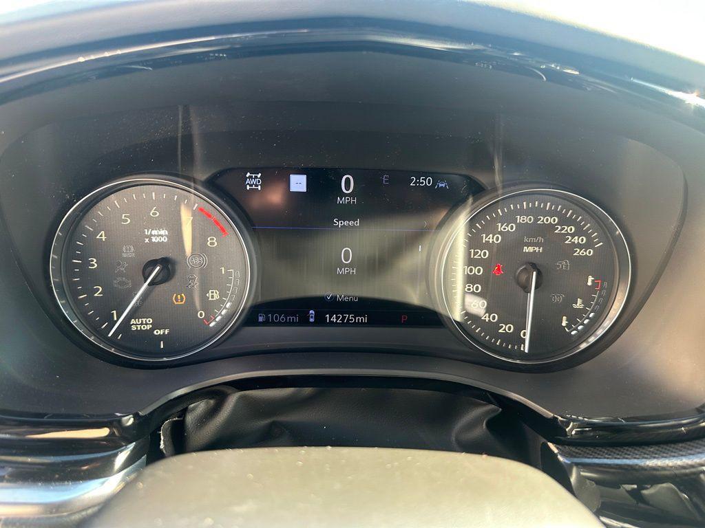 used 2023 Cadillac XT6 car, priced at $41,996